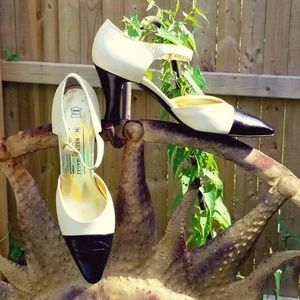 BRUNO MAGLI Strappy HEELS *In Box* - Taupe-cream